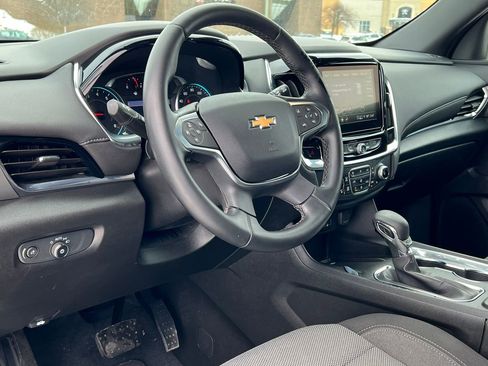 Used 2023 Chevrolet Traverse LT w/ Rear Camera Mirror Package AWD/4WD image 16