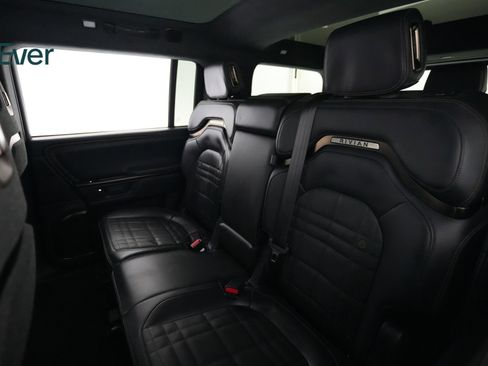Used 2025 Rivian R1S Premium AWD/4WD image 24