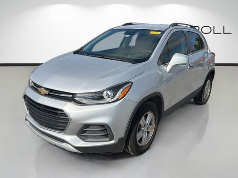 Used 2020 Chevrolet Trax LT w/ LT Convenience Package FWD image 6