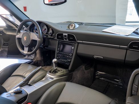 Used 2010 Porsche 911 Turbo image 13