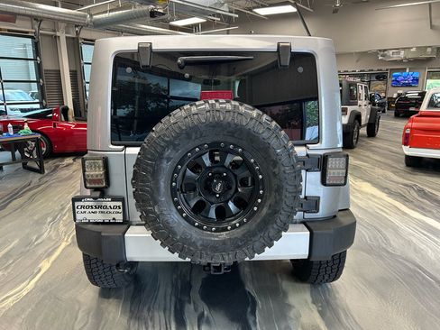 Used 2013 Jeep Wrangler Unlimited Sahara w/ Connectivity Group AWD/4WD image 26