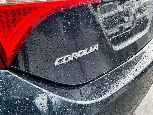 Used 2019 Toyota Corolla LE image 25