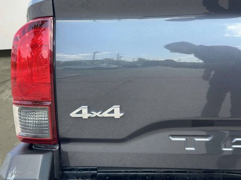 Used 2021 Toyota Tacoma SR AWD/4WD image 36