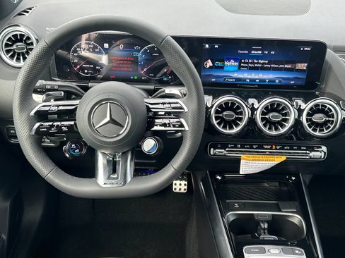 New 2026 Mercedes-Benz GLA 35 AMG 4MATIC image 14