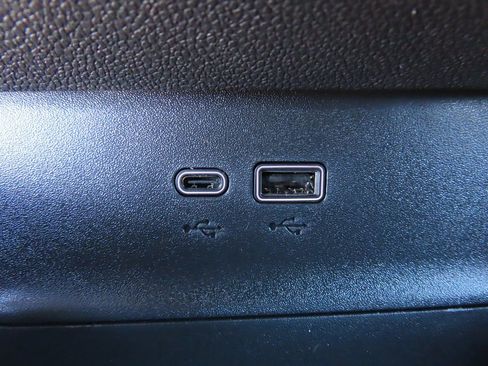 New 2026 Chevrolet Equinox LT w/ Safety and Technology Package FWD image 11