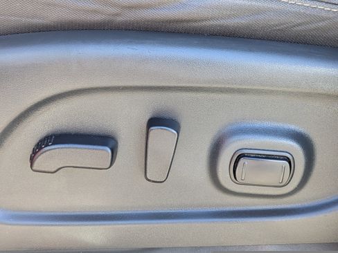 Used 2021 Nissan Titan SV w/ SV Convenience Package image 22