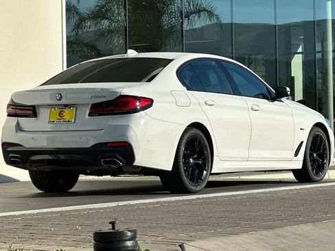 Used 2023 BMW 530e w/ M Sport Package RWD image 3