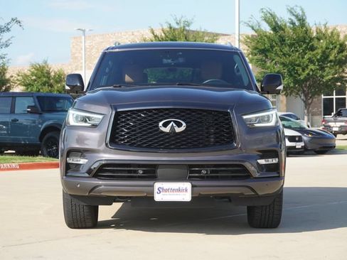 Used 2024 INFINITI QX80 Sensory AWD/4WD image 2