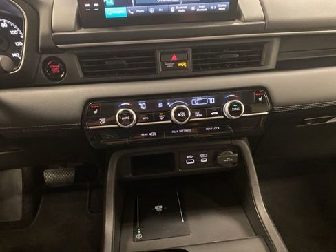 Certified 2025 Honda Pilot Touring image 13