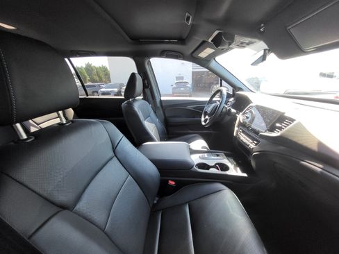 Used 2025 Honda Passport EX-L image 8