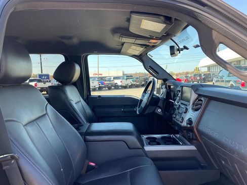 Used 2015 Ford F250 Lariat w/ Chrome Package image 30