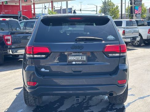 Used 2018 Jeep Grand Cherokee Altitude AWD/4WD image 9