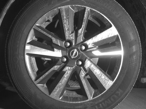 Used 2025 Nissan Versa SV image 12