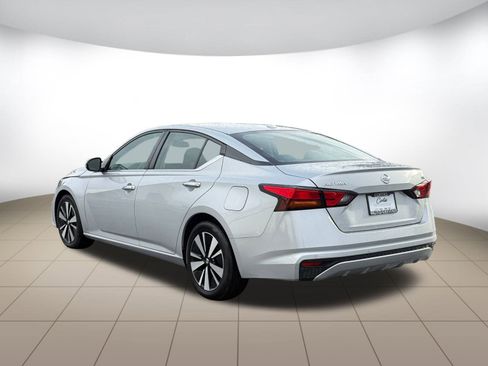 Used 2022 Nissan Altima 2.5 SV image 5