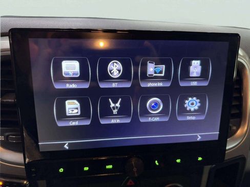 Used 2019 RAM 1500 Classic SLT image 35