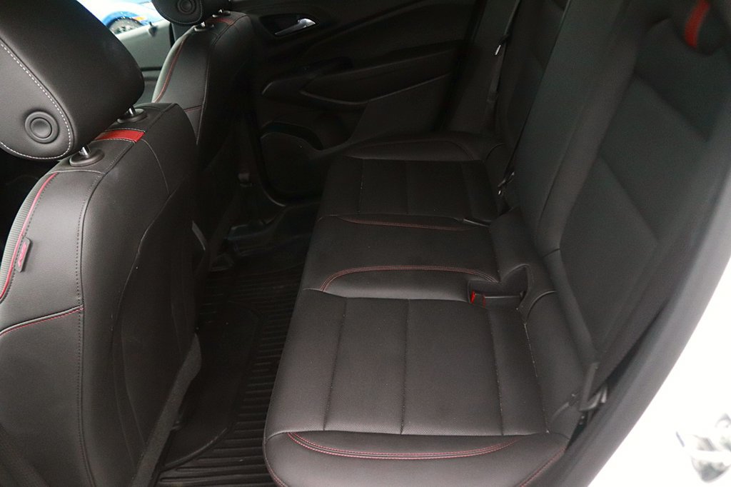 Used 2025 Chevrolet Trax RS w/ Sunroof Package FWD image 15
