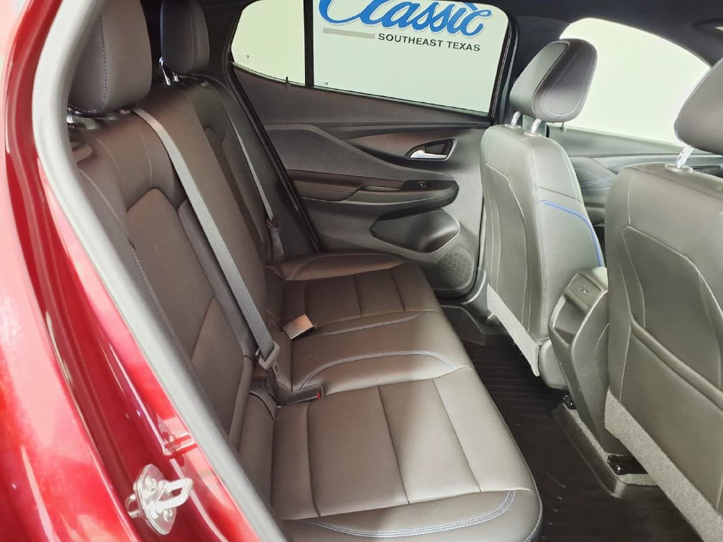 Used 2025 Buick Envista Sport Touring w/ Convenience I Package FWD image 11
