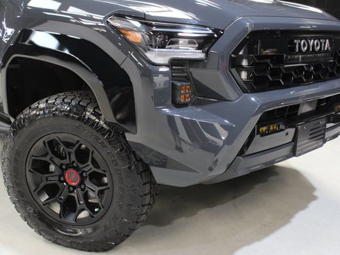 Used 2025 Toyota Tacoma TRD Pro image 9