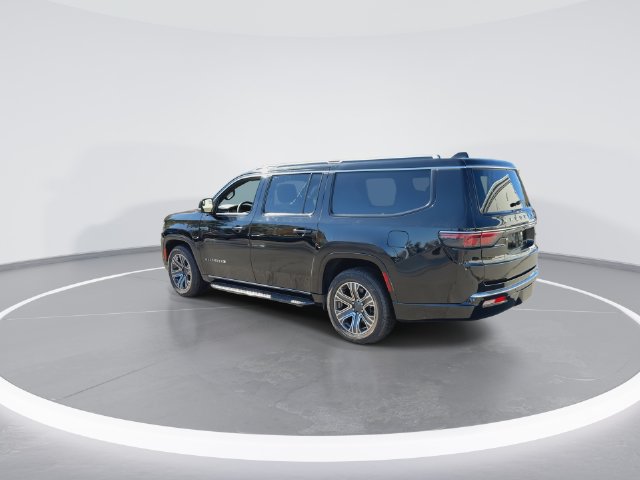 Used 2024 Jeep Wagoneer L Series II w/ Flexible Seating Group AWD/4WD image 6