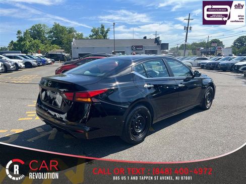 Used 2024 Nissan Altima 2.5 S FWD image 9