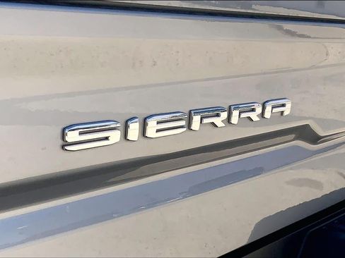 Used 2024 GMC Sierra 1500 SLT AWD/4WD image 31
