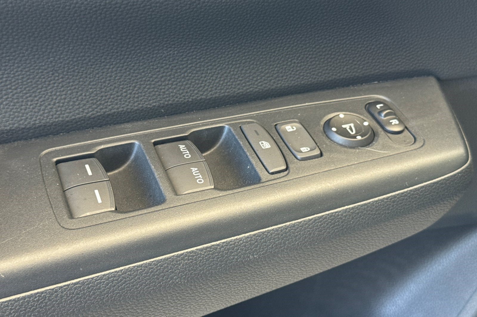 Used 2024 Honda CR-V EX image 14