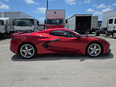 Used 2021 Chevrolet Corvette Stingray Premium Conv w/ Z51 Performance Package image 8