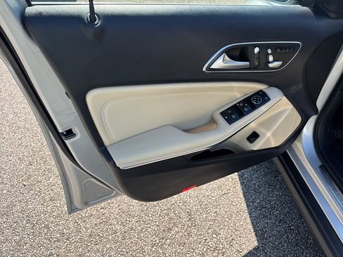 Used 2018 Mercedes-Benz GLA 250 image 10