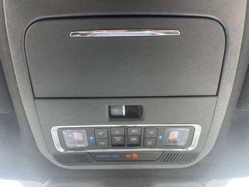 Certified 2021 Ford F150 Platinum w/ FX4 Off-Road Package image 35