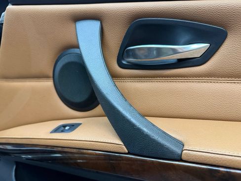 Used 2011 BMW 335i xDrive Sedan AWD/4WD image 32