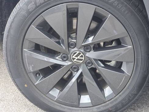 Used 2024 Volkswagen Taos S FWD image 8