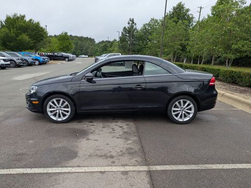 Used 2013 Volkswagen Eos Komfort FWD image 7