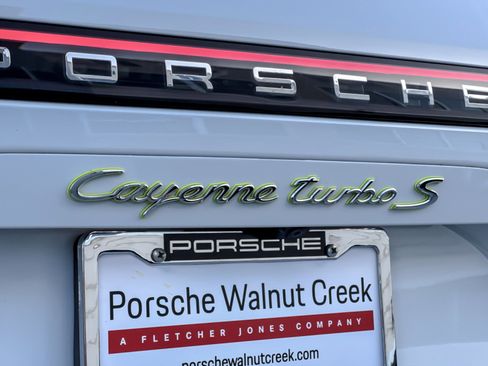 Used 2021 Porsche Cayenne Turbo S image 28