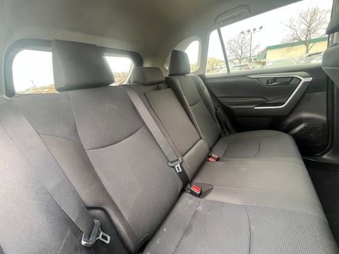 Used 2020 Toyota RAV4 LE AWD/4WD image 29
