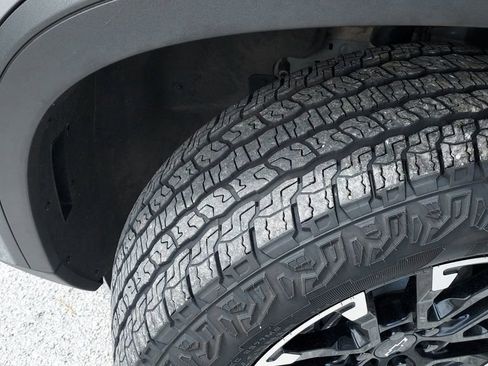 Used 2025 Chevrolet Traverse Z71 w/ Driver Confidence Package image 10