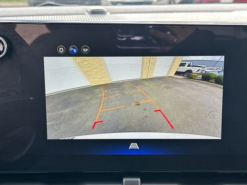 Used 2025 Chevrolet Equinox LT image 31