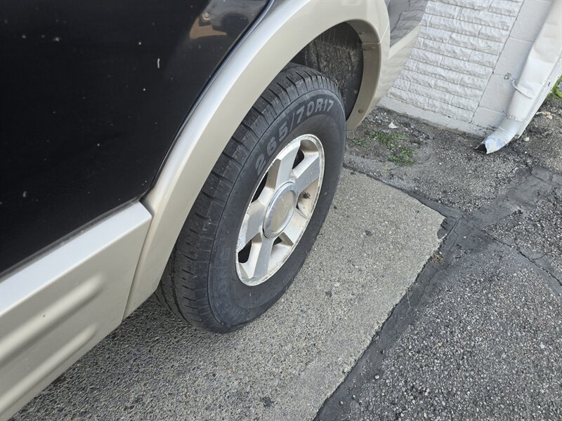 Used 2006 Ford Expedition King Ranch AWD/4WD image 34