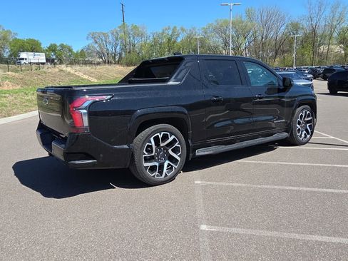 Used 2025 Chevrolet Silverado EV RST AWD/4WD image 3