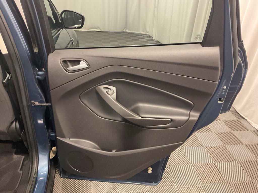 Used 2018 Ford Escape SE w/ SE Sync 3 Package AWD/4WD image 24