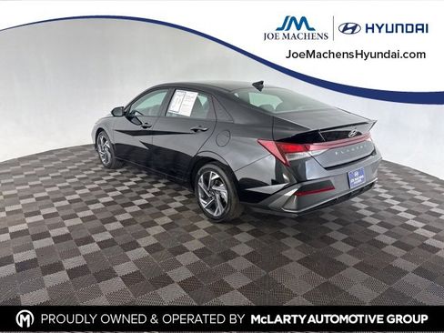 Certified 2025 Hyundai Elantra Sport image 8