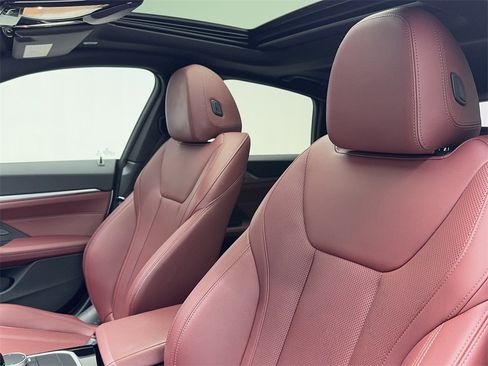 Used 2022 BMW i4 eDrive40 image 35