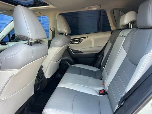 Used 2023 Toyota RAV4 XLE Premium FWD image 17