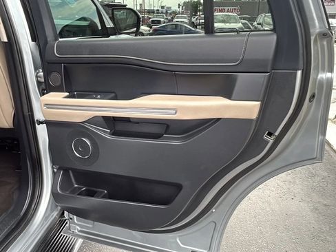 Used 2023 Ford Expedition Limited image 16