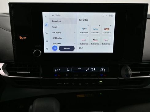 Used 2025 Toyota Sienna LE image 13