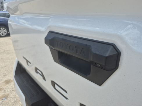 Certified 2024 Toyota Tacoma TRD Off-Road w/ TRD Off Road Premium Package AWD/4WD image 22