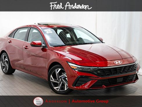 Used 2025 Hyundai Elantra SEL FWD image 1