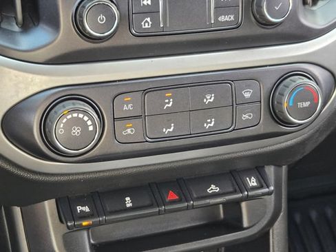 Used 2022 Chevrolet Colorado LT w/ Fleet Safety Package RWD image 26