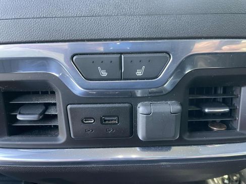 Used 2020 Chevrolet Silverado 1500 LTZ AWD/4WD image 11