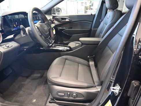 New 2026 Chevrolet Trax RS w/ Sunroof Package FWD image 9