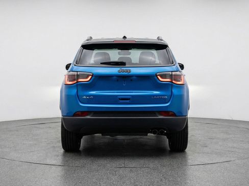 Used 2025 Jeep Compass Limited image 7